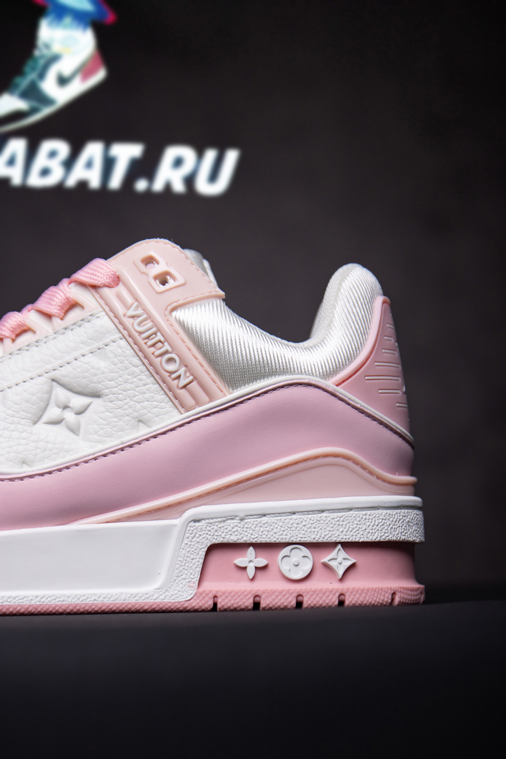 l0*is V*t0n trainer pink rose