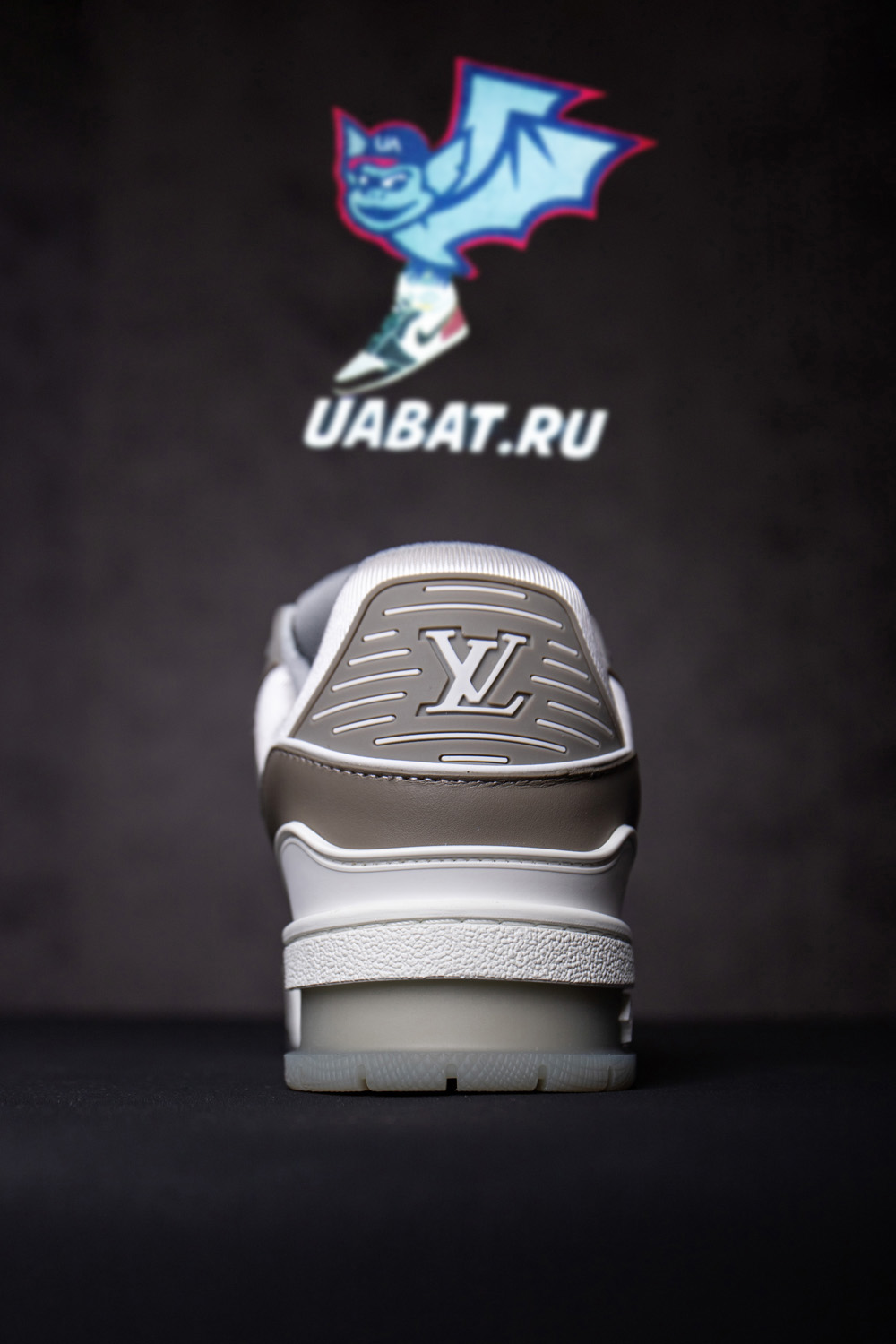 LV Trainer Grey White