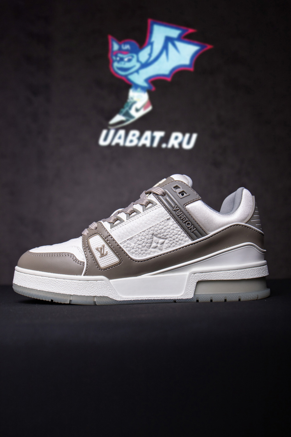 LV Trainer Grey White