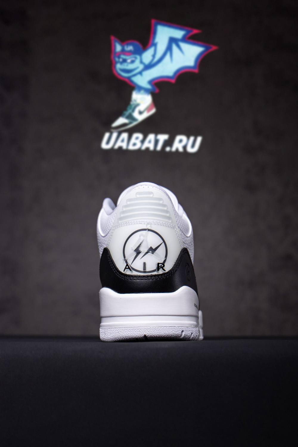 FRAGMENT DESIGN X AIR JORDAN 3 RETRO SP