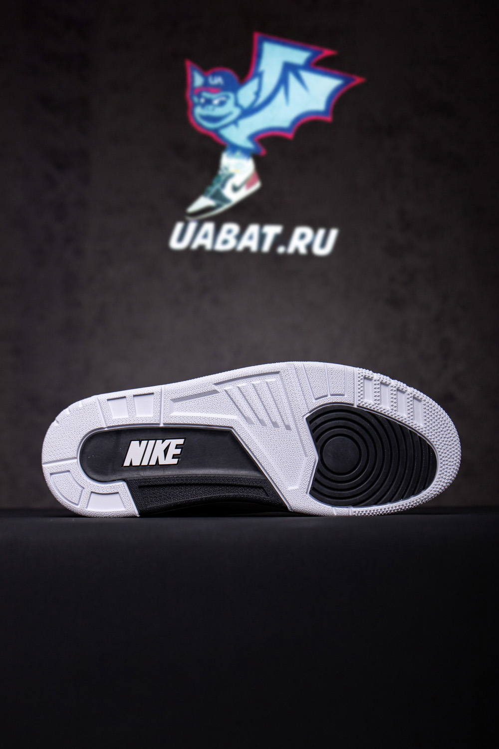 FRAGMENT DESIGN X AIR JORDAN 3 RETRO SP