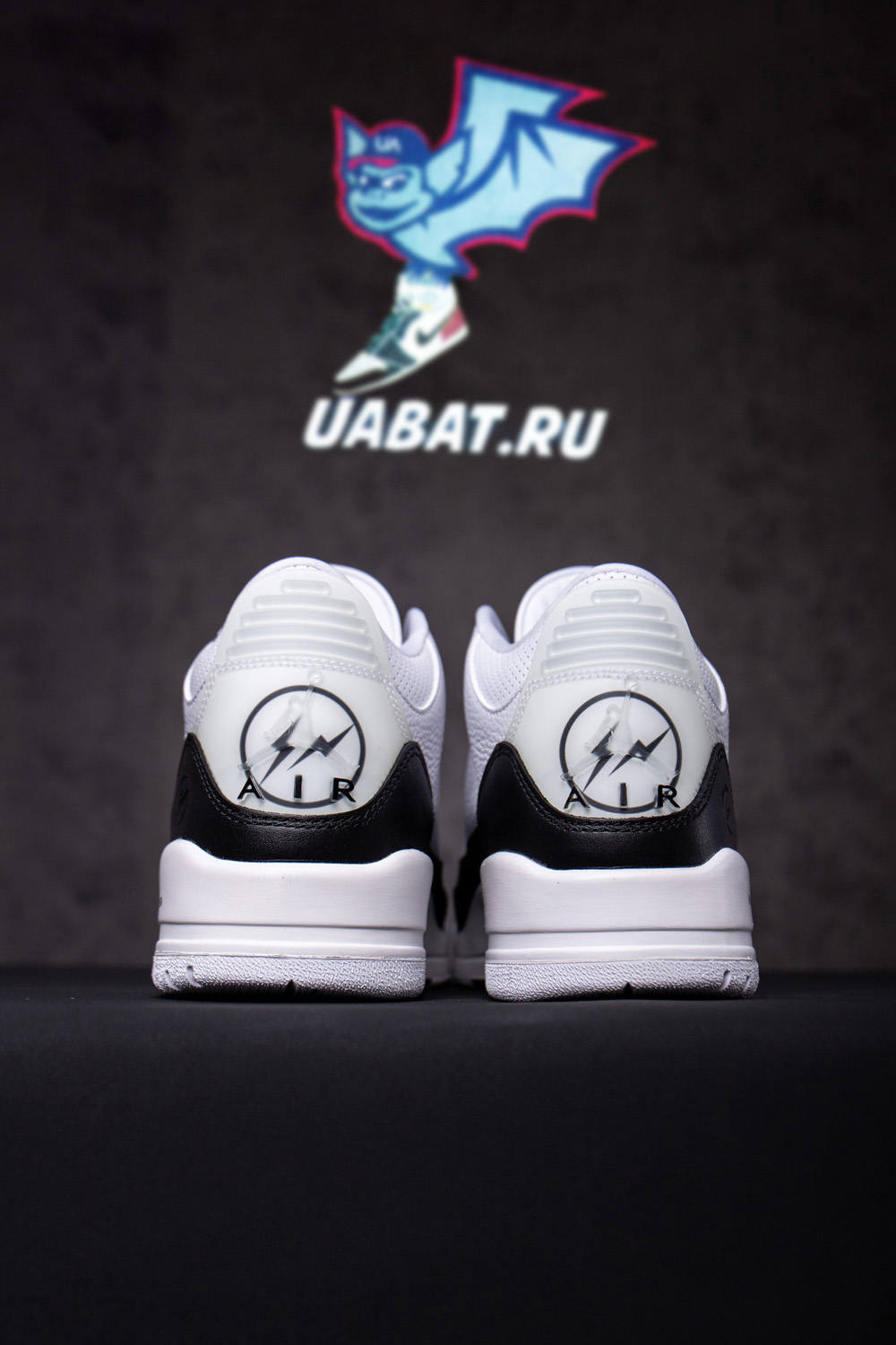 FRAGMENT DESIGN X AIR JORDAN 3 RETRO SP