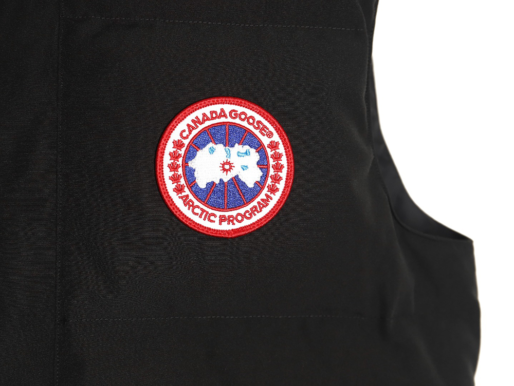 Can*a Go*e crew vest tsk3