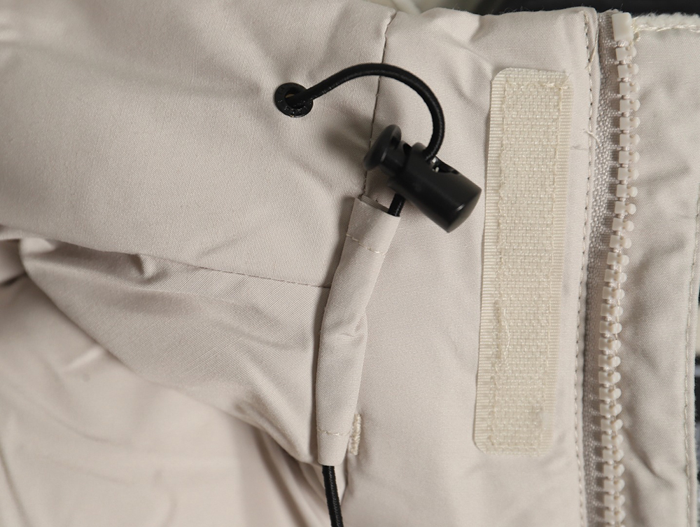 the nor*h F**e multi-pocket down jacket