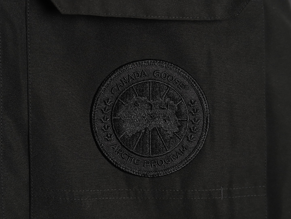 Can*a Go*e 08 expedition down jacket tsk3