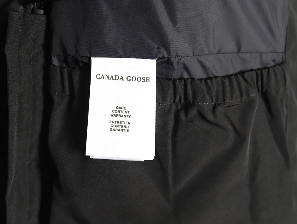 Can*a Go*e 08 expedition down jacket tsk3