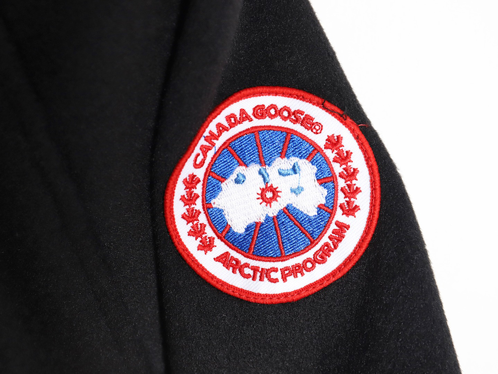 Can*a Go*e chilliwack fleece bomber jacket tsk1