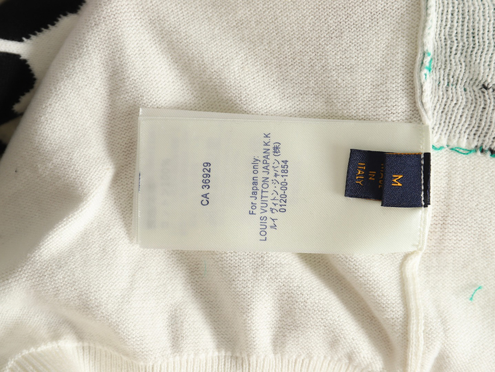 l0*is V*t0n portrait jacquard knit sweater