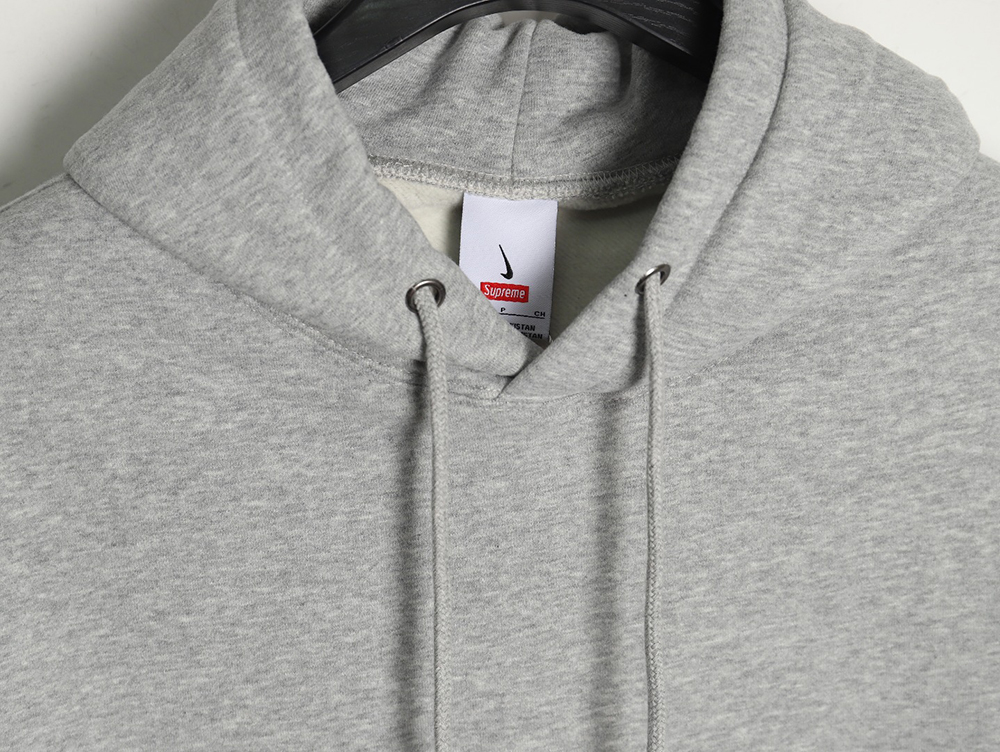 nike x S*p*e joint arm embroidered hoodie
