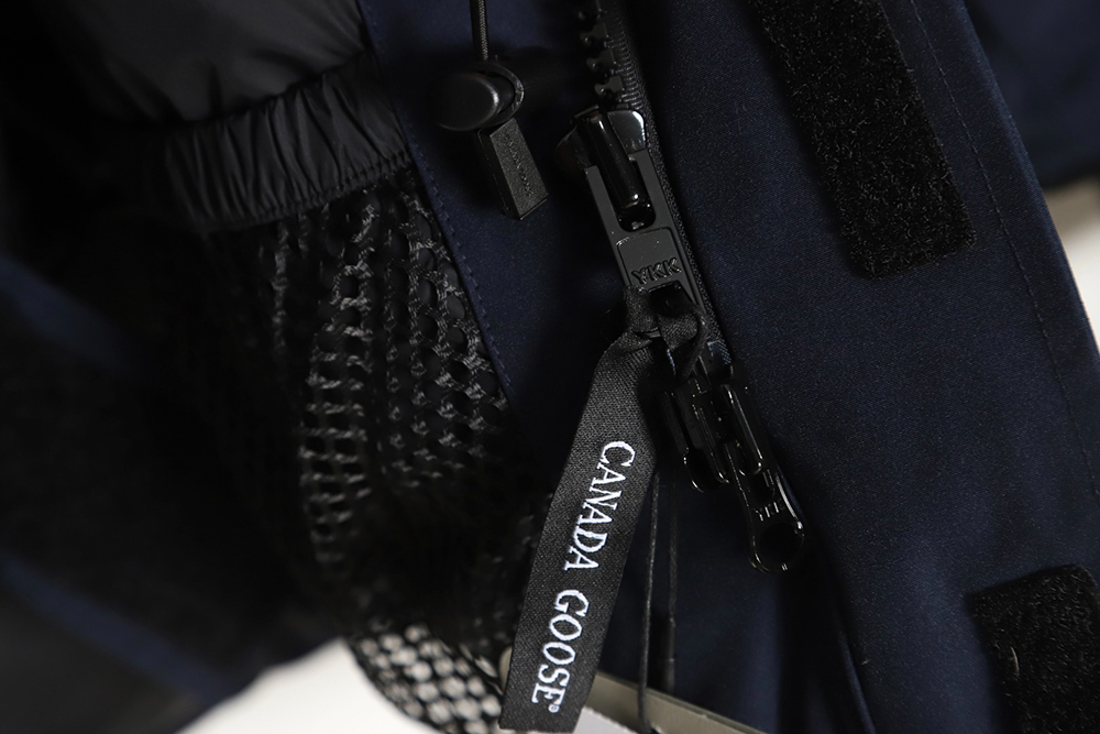 Can*a Go*e expedition parka down jacket tsk3