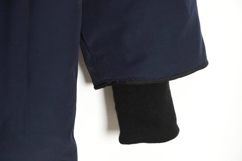 Can*a Go*e expedition parka down jacket tsk3