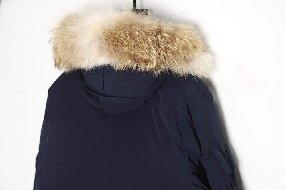 Can*a Go*e expedition parka down jacket tsk3