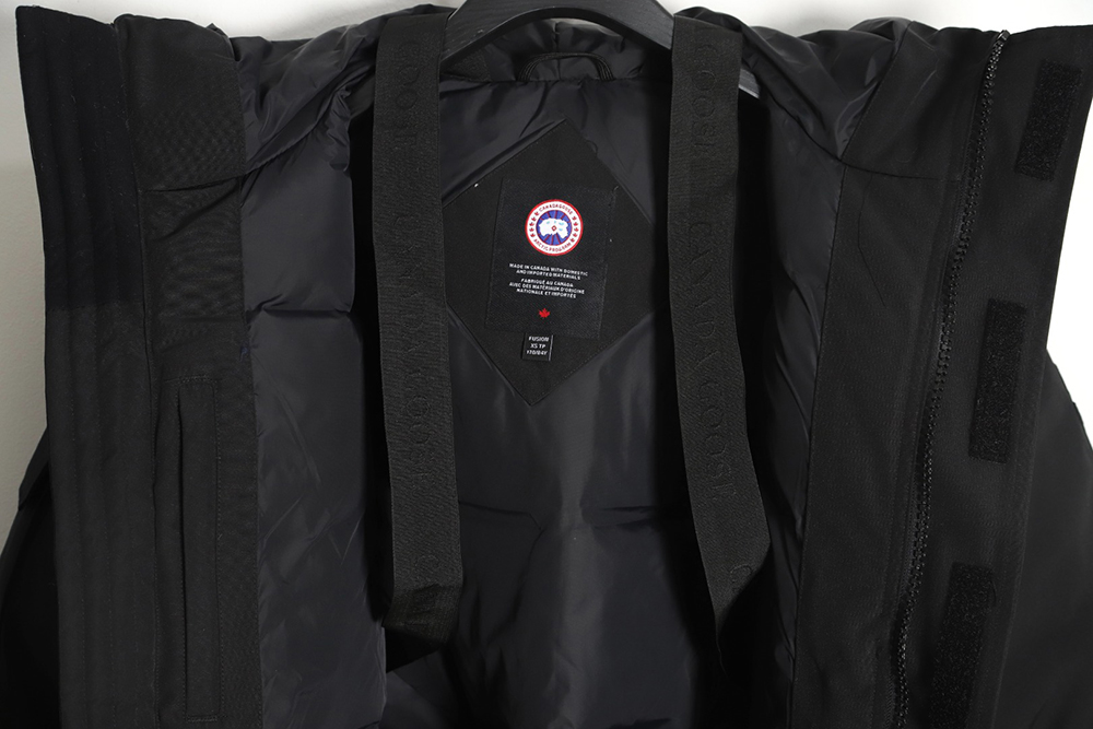 Can*a Go*e expedition parka down jacket tsk4