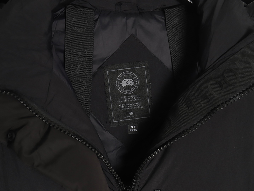Can*a Go*e black label long down jacket tsk1