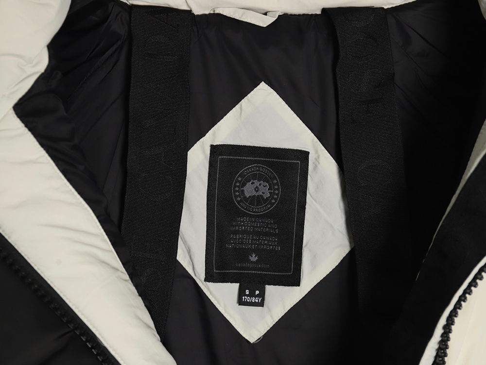 Can*a Go*e black label down jacket