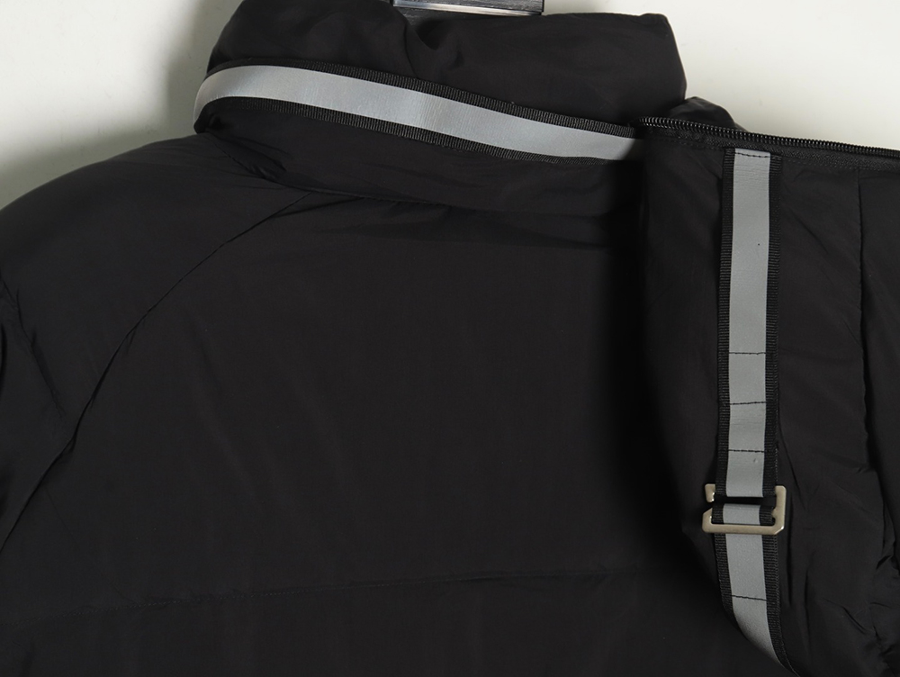 Can*a Go*e black label down jacket tsk1