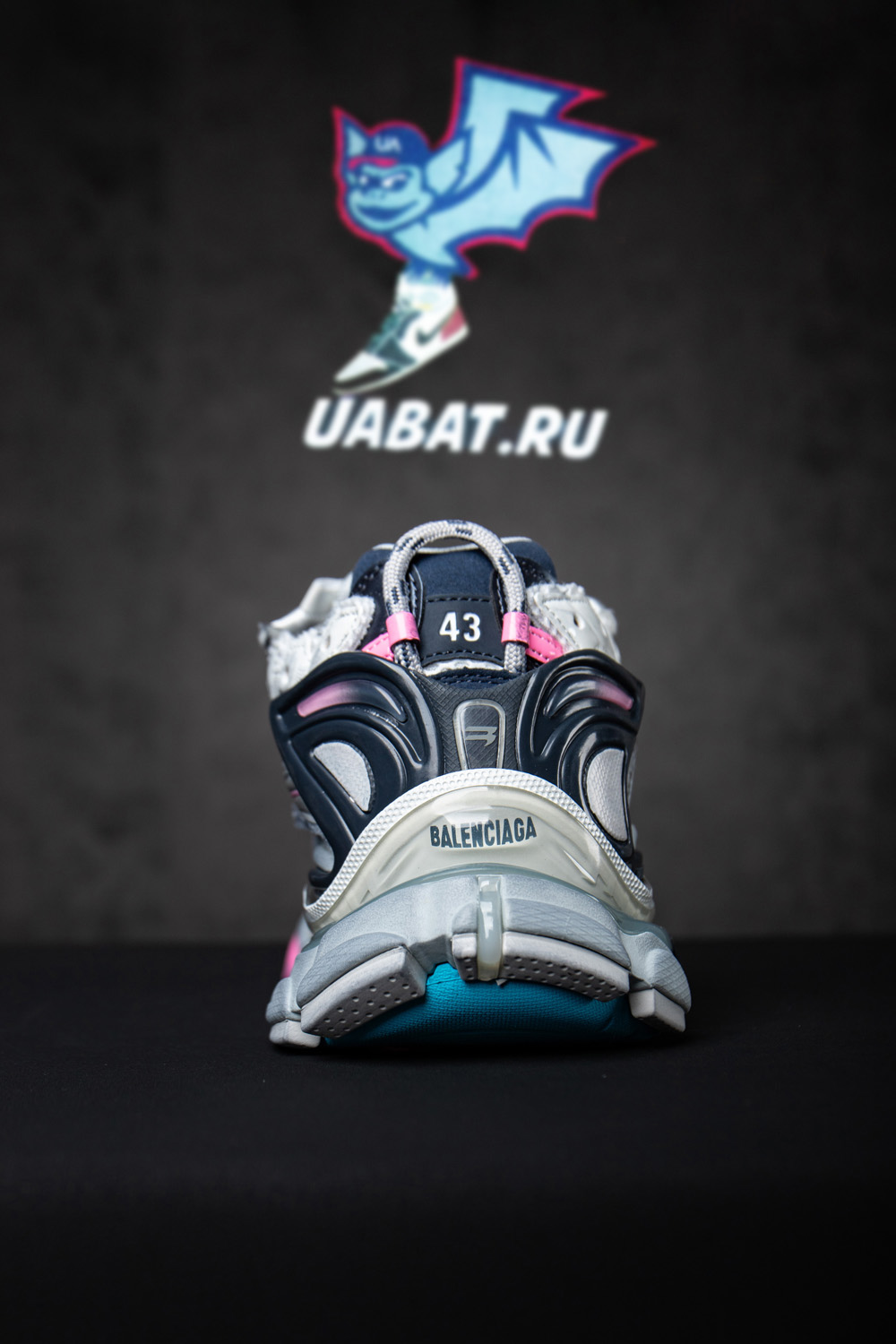 Ba*len*cia*ga runner sneaker