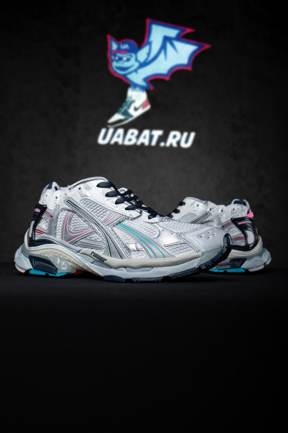 Ba*len*cia*ga runner sneaker