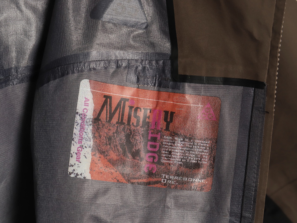 ACG Gore-Tex Hooded Jacket TSK1