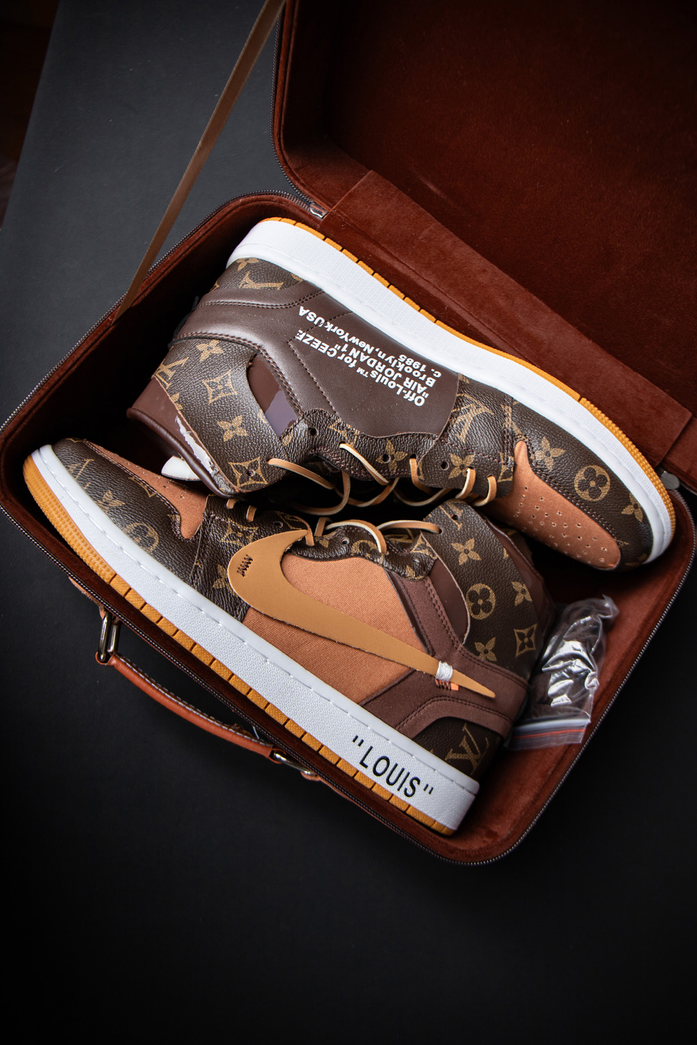 l0*is V*t0n x off white x air jordan 1