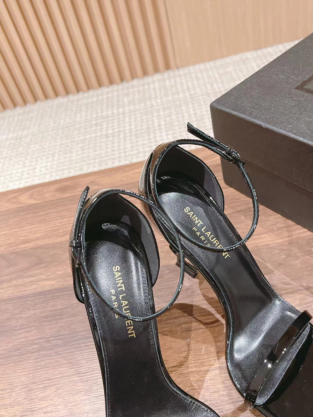 Sa**t Lau*nt opyum sandals in patent leather