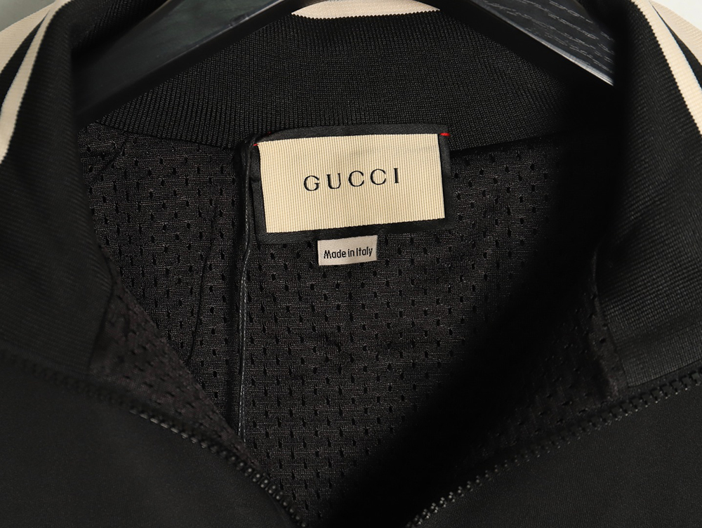 G*u*i interlocking double g half zip jacket