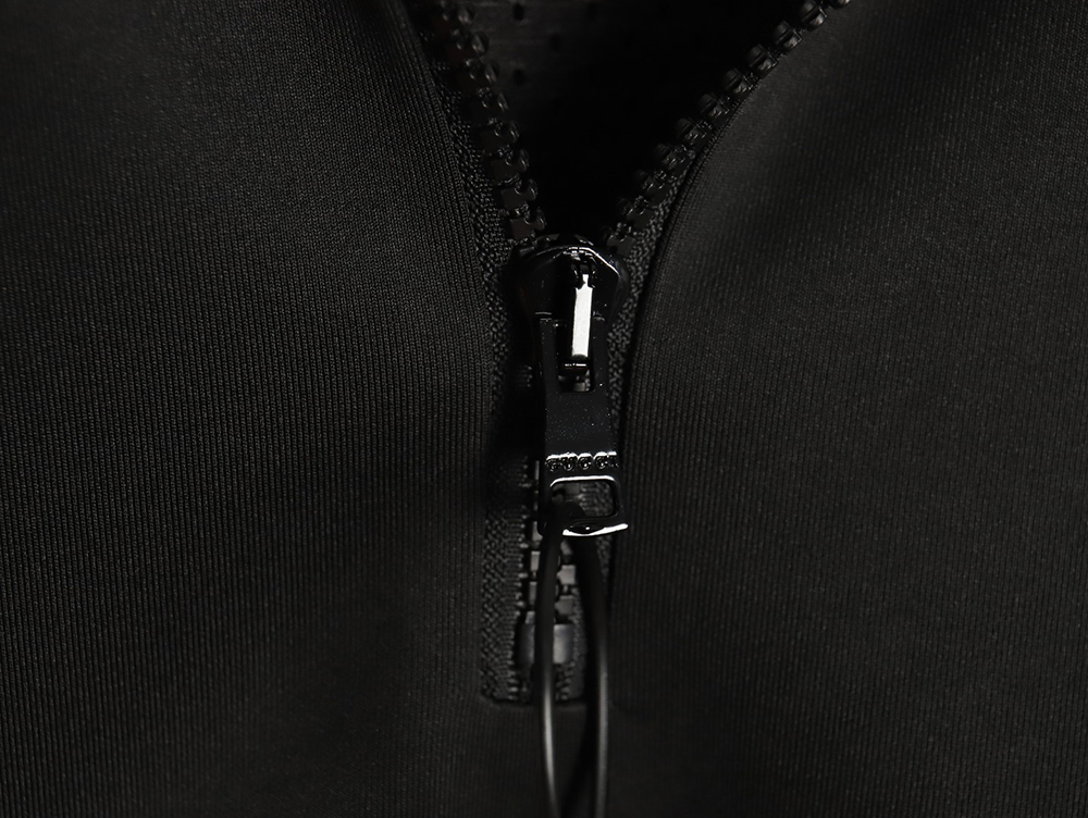 G*u*i interlocking double g half zip jacket