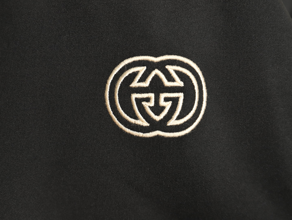G*u*i interlocking double g half zip jacket