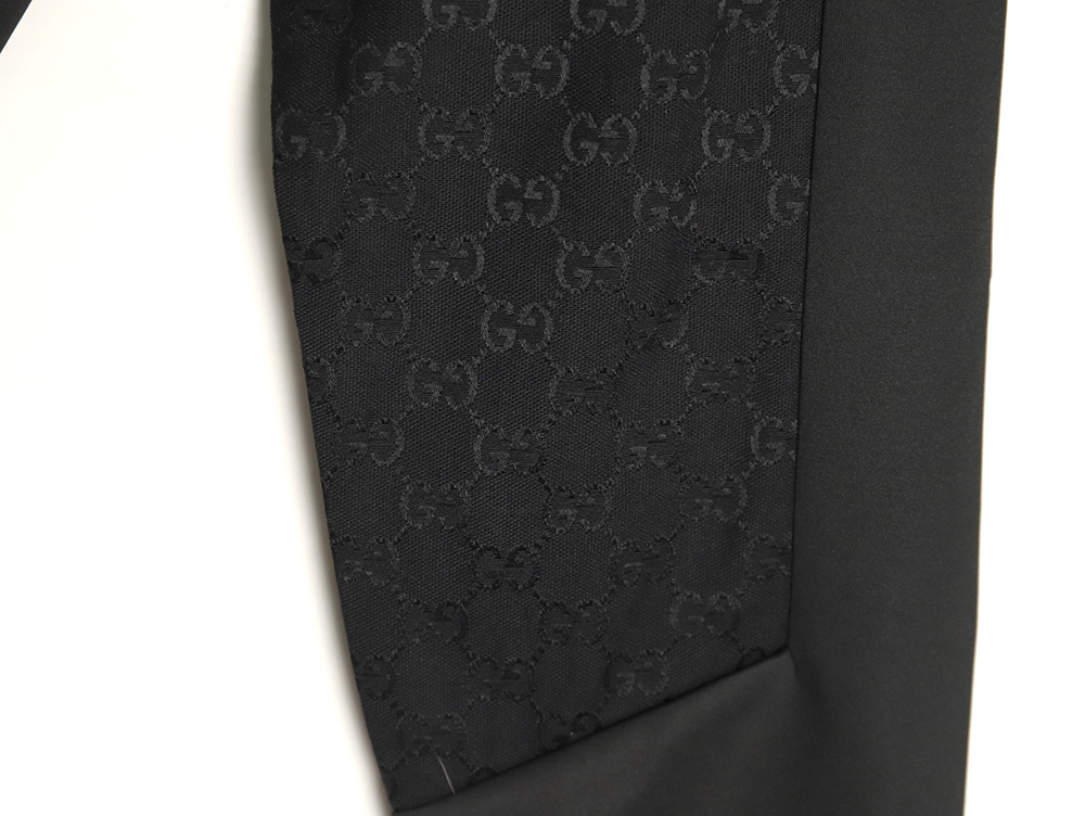 G*u*i interlocking double g half zip jacket