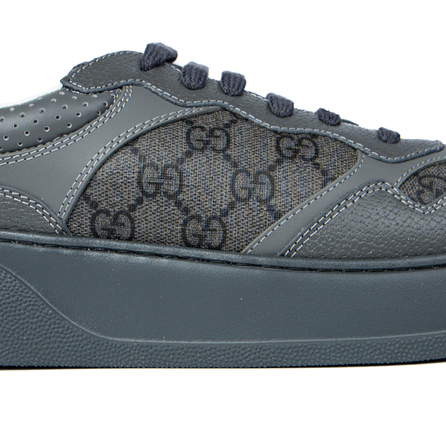 G*u*i lace up sneaker 