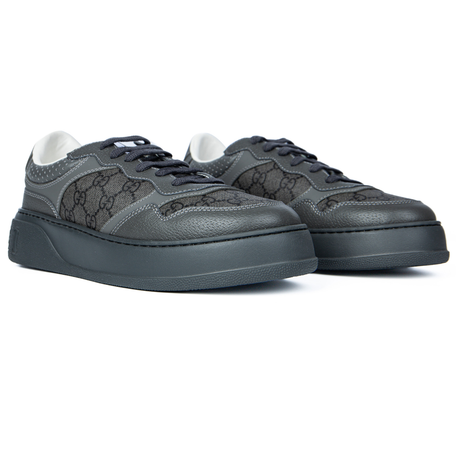 G*u*i lace up sneaker 