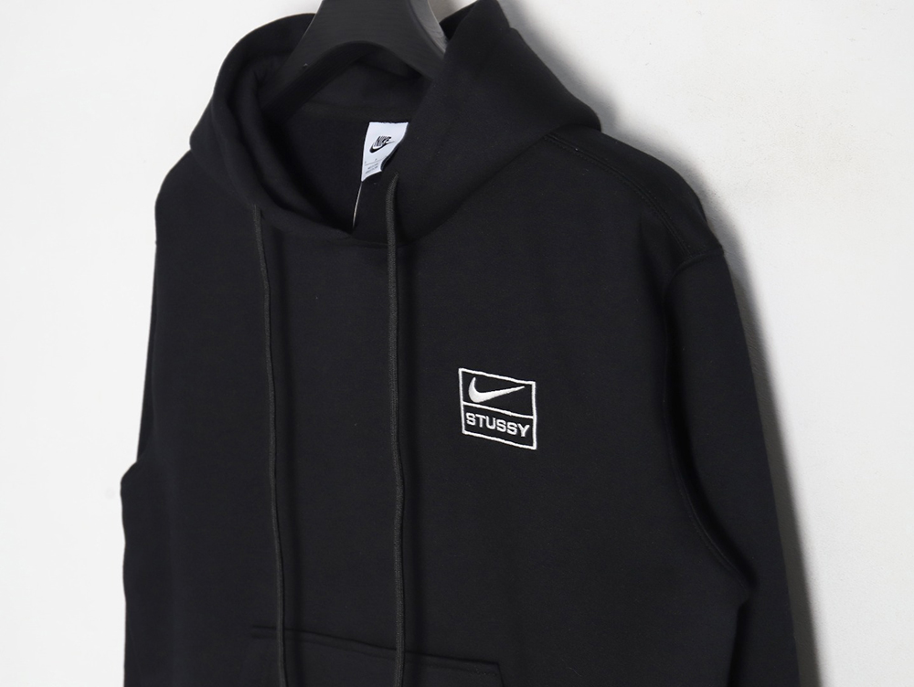 Nike & Stussy co-branded embroidered logo hooded fleece sweatshirt TSK1