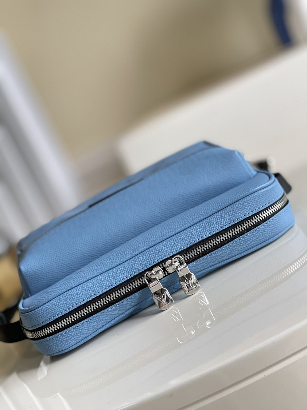 l0*is V*t0n bags m30233 29.5*20*10.5cm