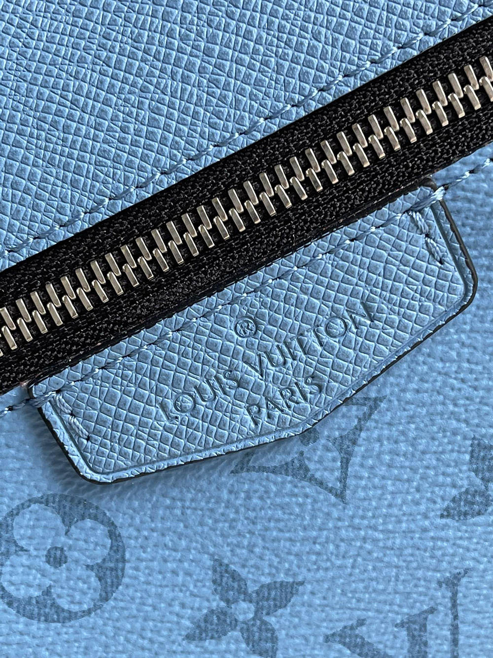 l0*is V*t0n bags m30233 29.5*20*10.5cm