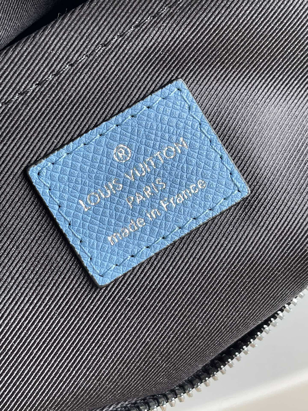 l0*is V*t0n bags m30233 29.5*20*10.5cm