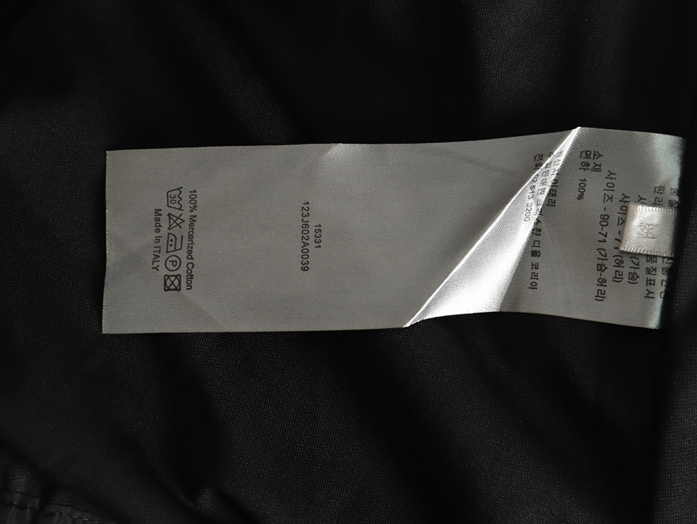 D*or embroidered letters small wasp hooded jacket tsk2