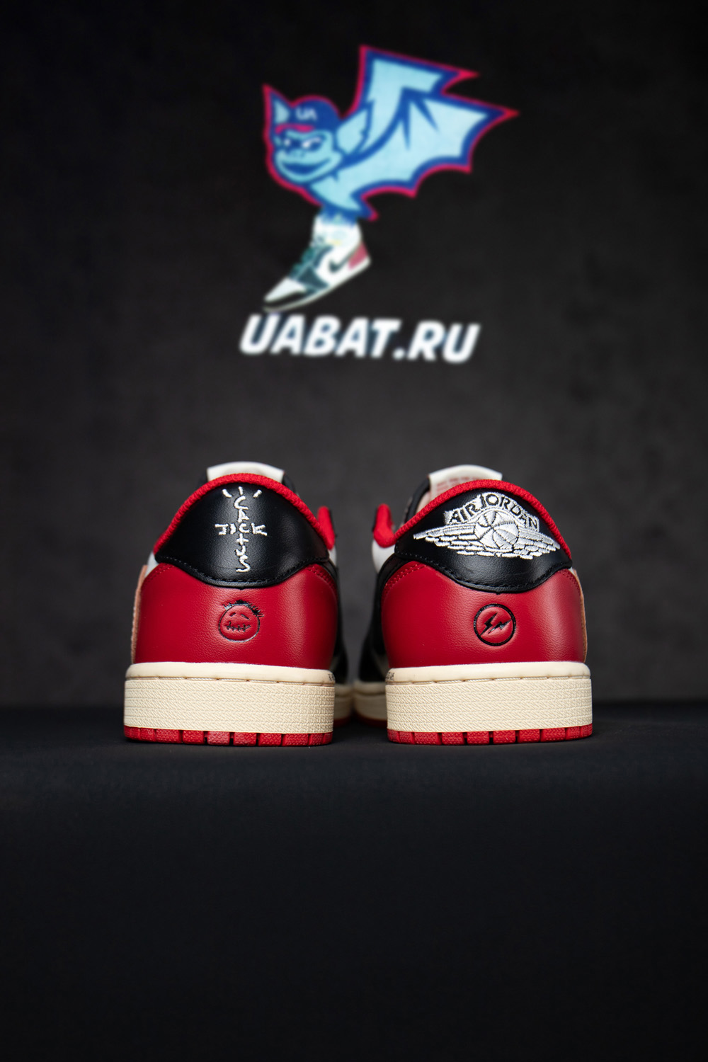 Travis Scott Air Jordan 1 Low Black Red