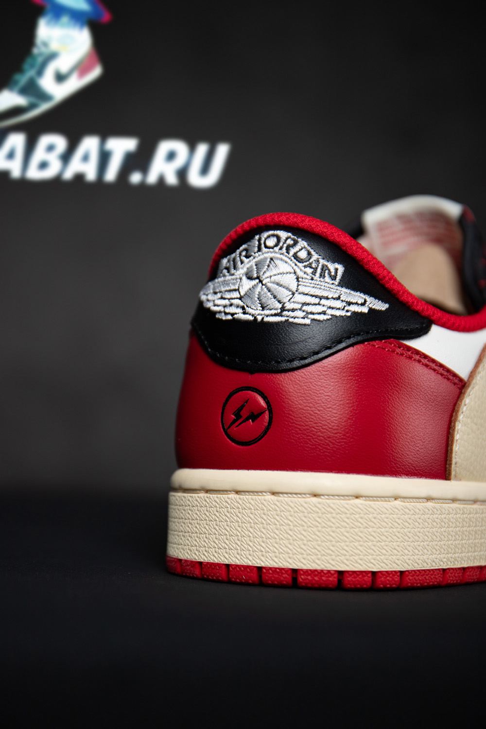 Travis Scott Air Jordan 1 Low Black Red