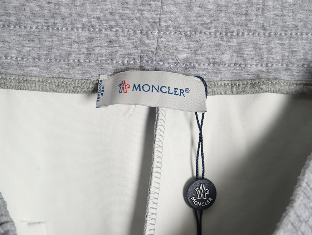 Moncler pocket logo lettering print trousers