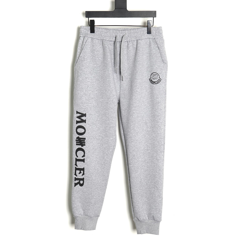 Moncler pocket logo lettering print trousers