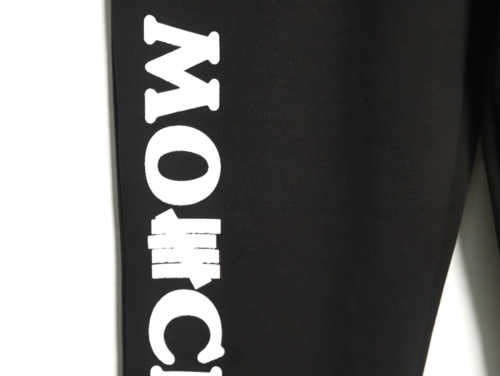 Moncler pocket logo lettering print trousers TSK1