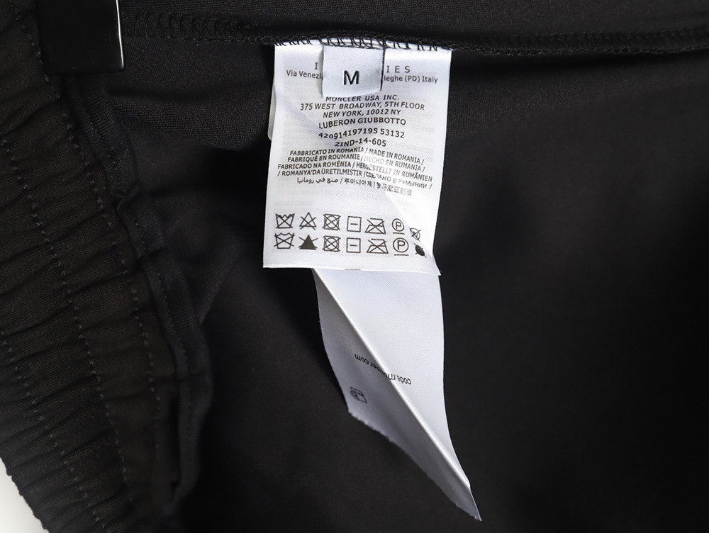 Moncler pocket logo lettering print trousers TSK1