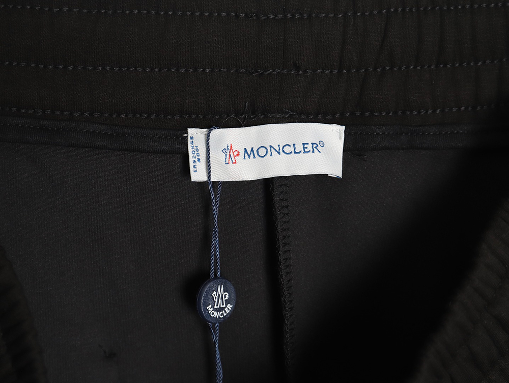 Moncler pocket logo lettering print trousers TSK1