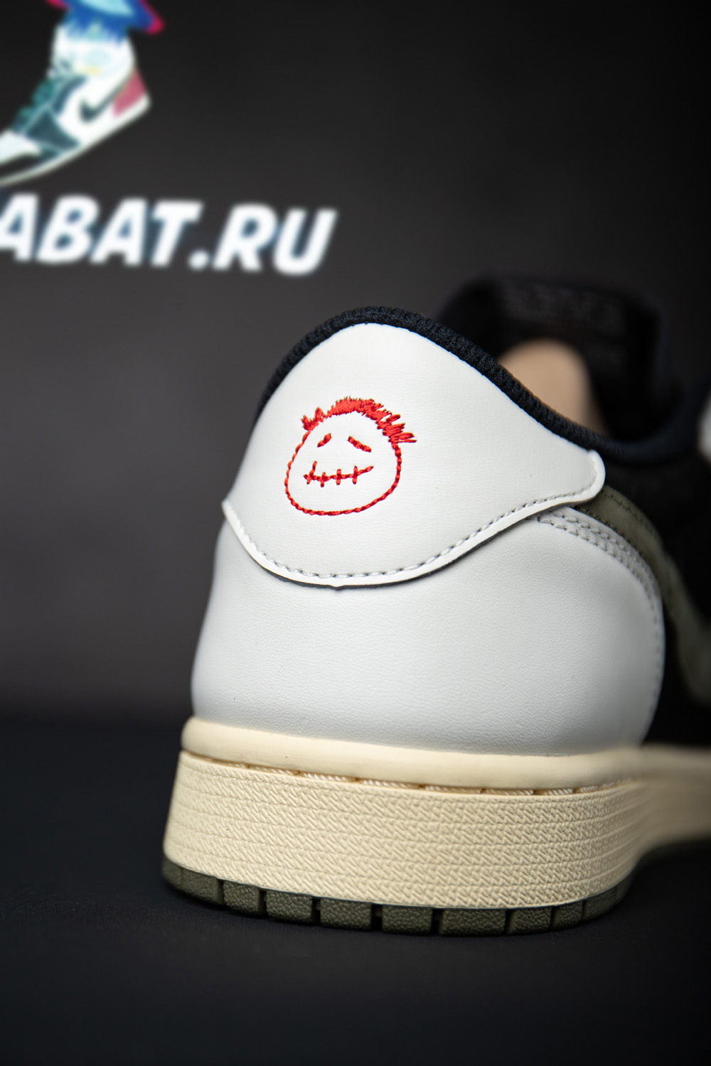 Travis Scott x Air Jordan 1 Low OG WMNS “Olive”