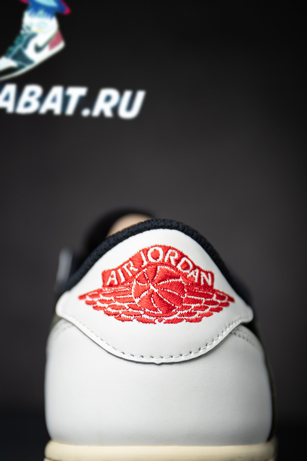 Travis Scott x Air Jordan 1 Low OG WMNS “Olive”