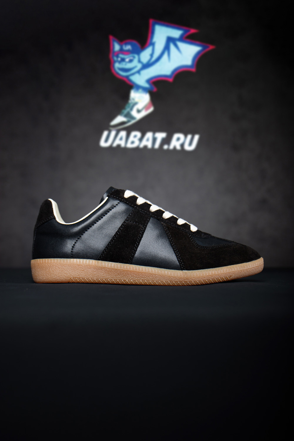 ma*s*n Ma*i*la replica german army trainer black gum