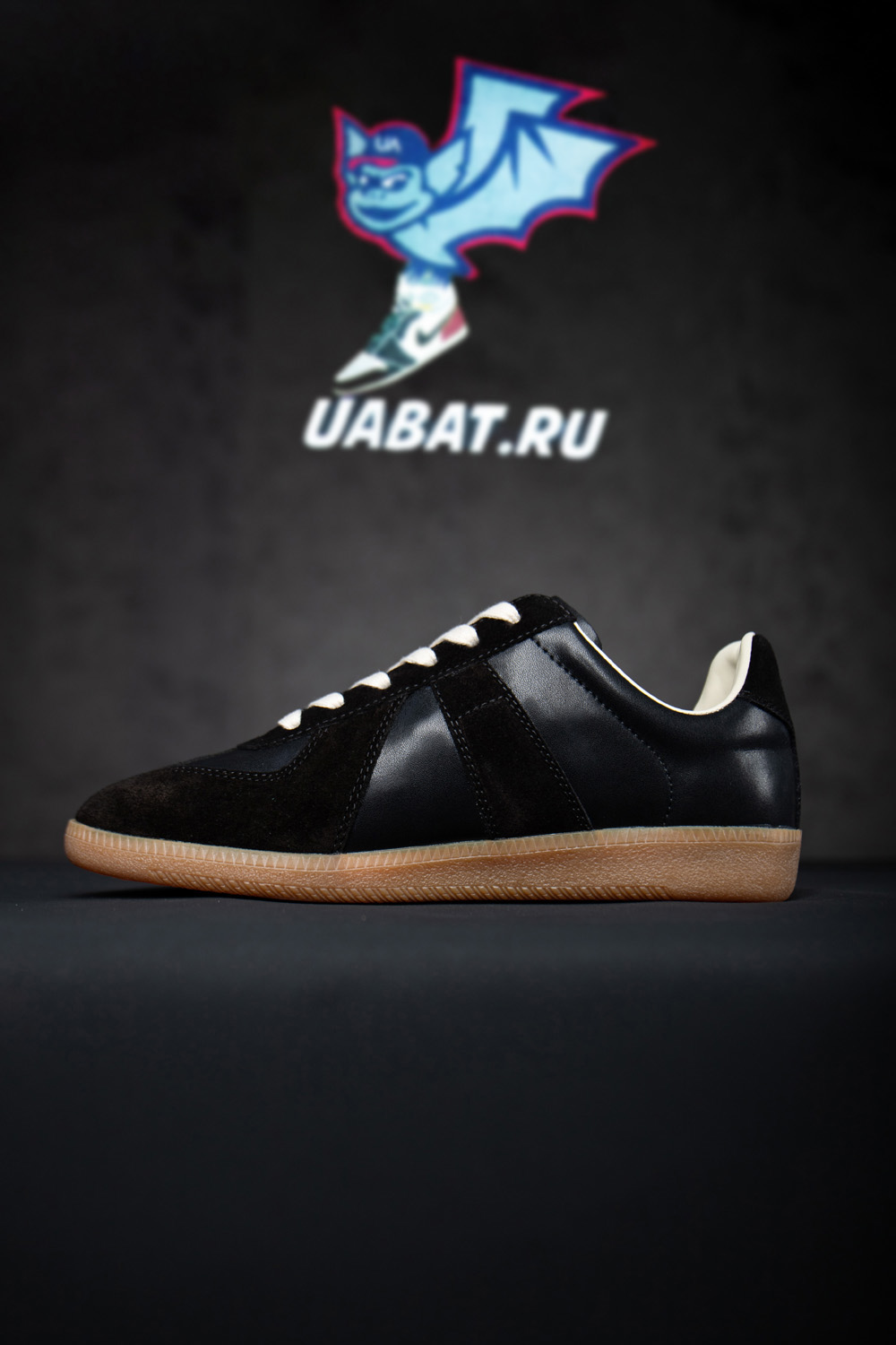 ma*s*n Ma*i*la replica german army trainer black gum