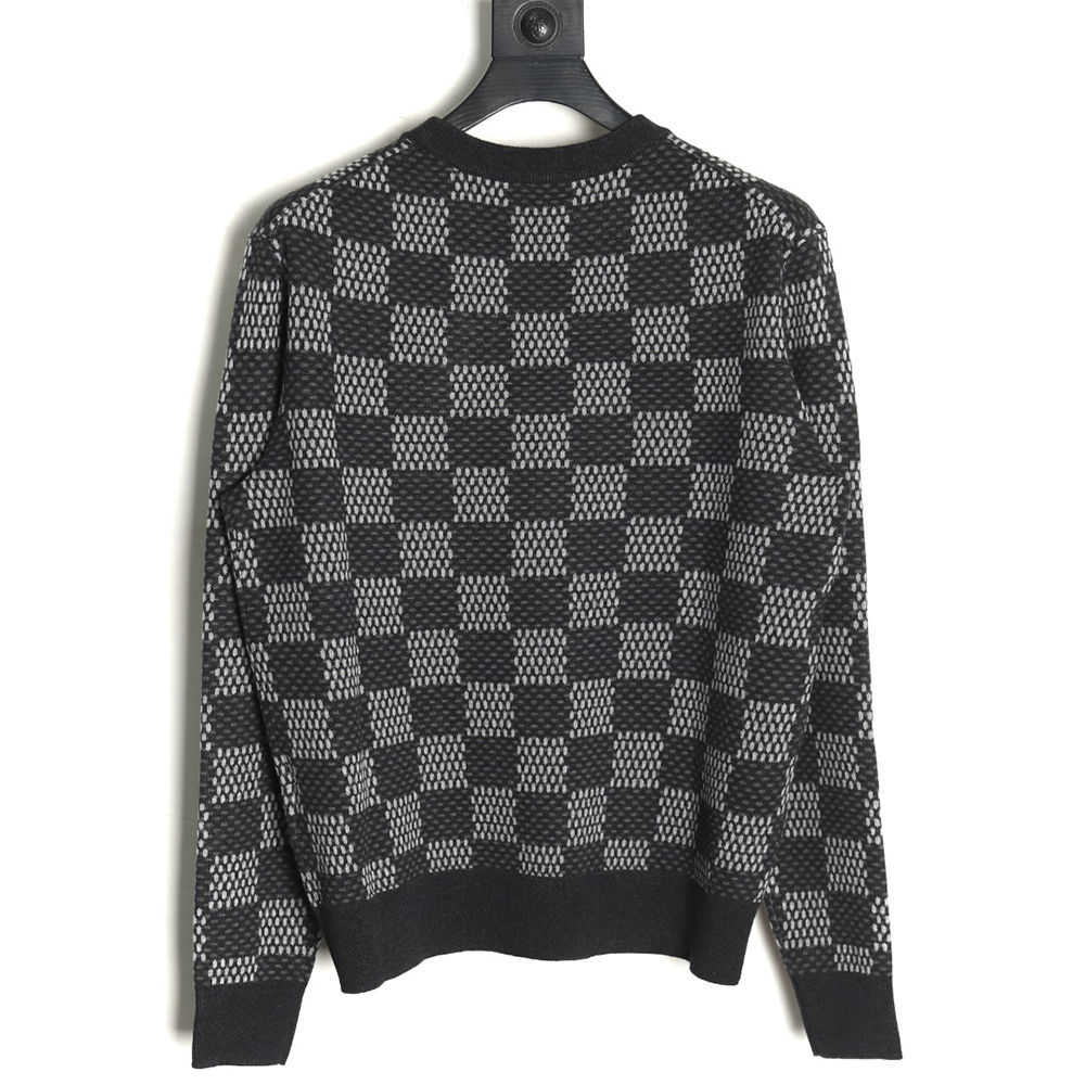 l0*is V*t0n plaid grey pullover sweater