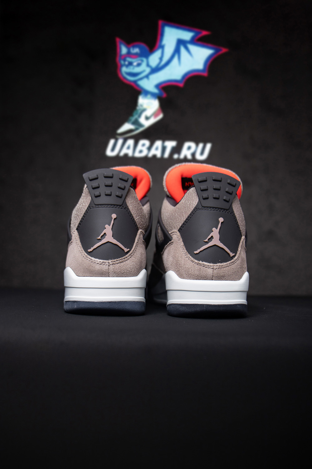 AIR JORDAN 4 RETRO 