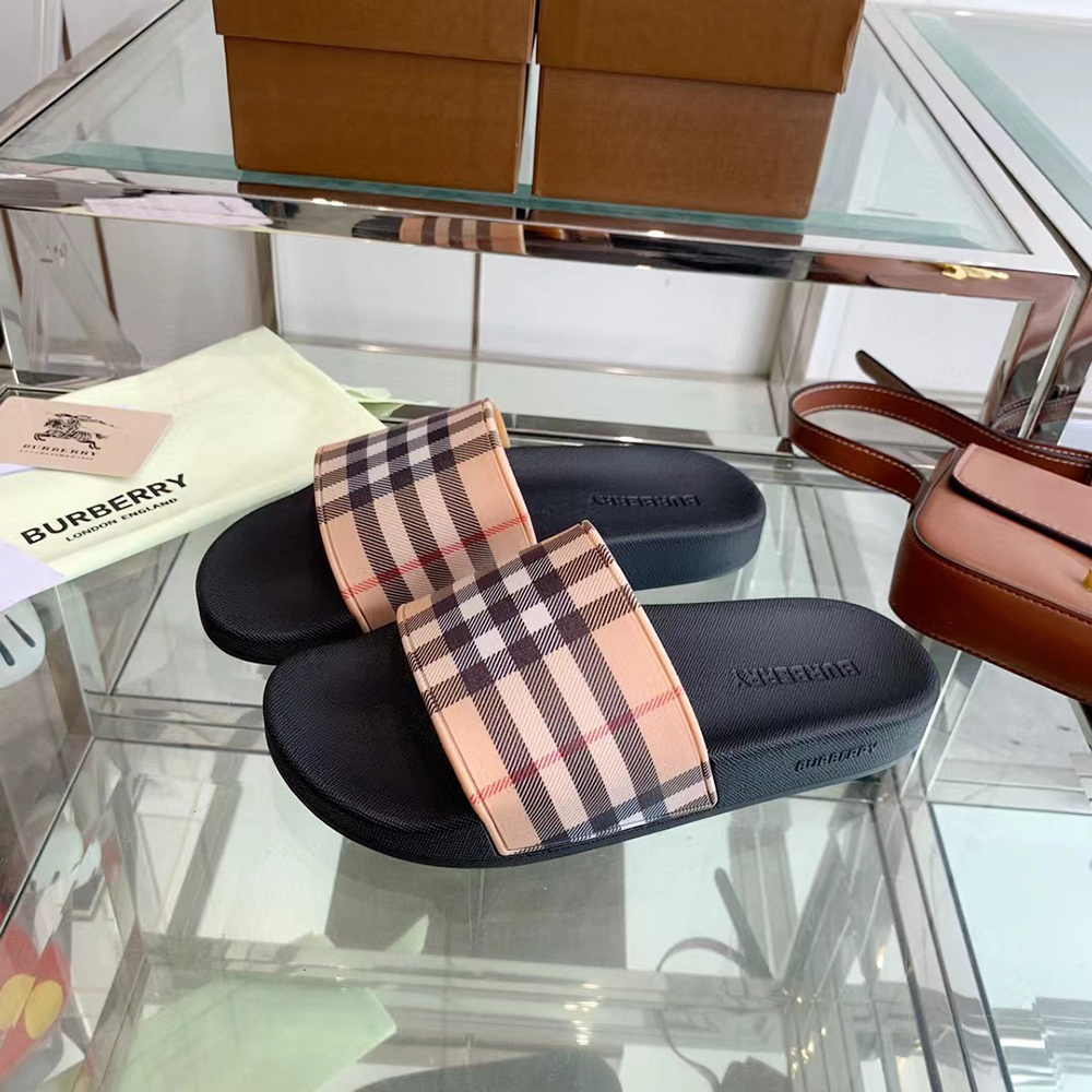 B**rry check slides in archive beige